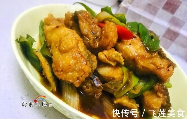 家常红烧鱼,炸出来酥脆,红烧起来不松散!