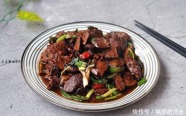  青辣椒片|它是“穷人的阿胶”，坚持每周吃1次，延缓更年期，50岁不显老