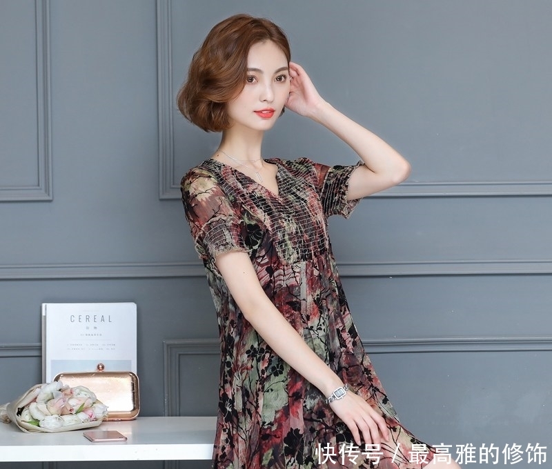 相见恨晚的6款连衣裙,简直不食人间烟火