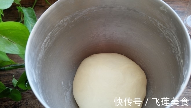 拉丝|面包别再买了,自己在家做,不用黄油不用高粉,柔软拉丝超好吃!