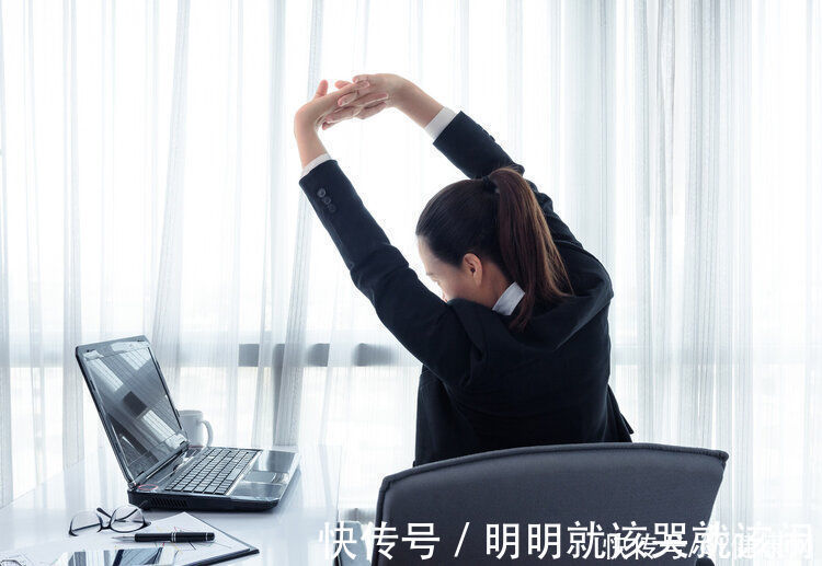 骨科与运动物理治疗杂志|比跑步更伤膝盖的动作找到了，我们每天都在做，现在知道还不晚