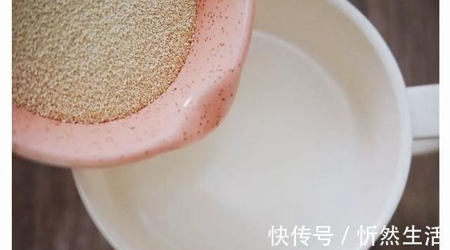 巨可爱的猪猪奶黄包，馅多超满足，闺女点100个赞