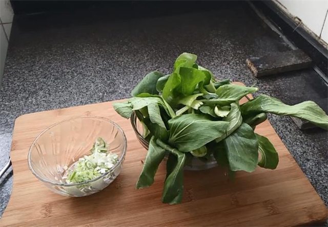 陕西|陕西正宗油泼面,教你在家轻松做,入口Q弹,香辣爽滑超解馋