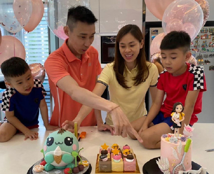 抗癌|40岁李宗伟拜年!千万抗癌成功暴瘦,妻子穿旗袍美艳戴2000万手表