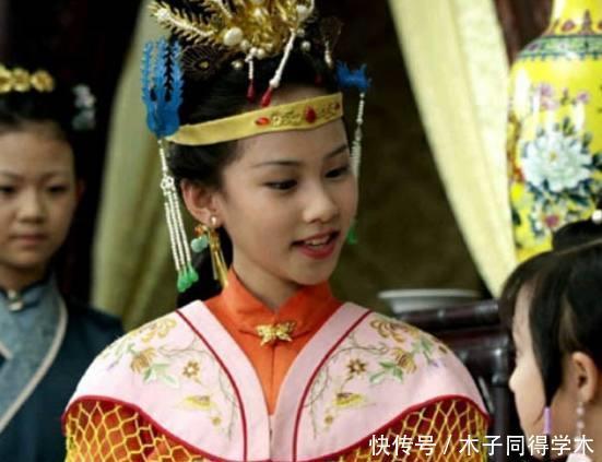 《红楼梦》中王熙凤曾经做过一件事,既帮了贾母,又讨好了王夫人