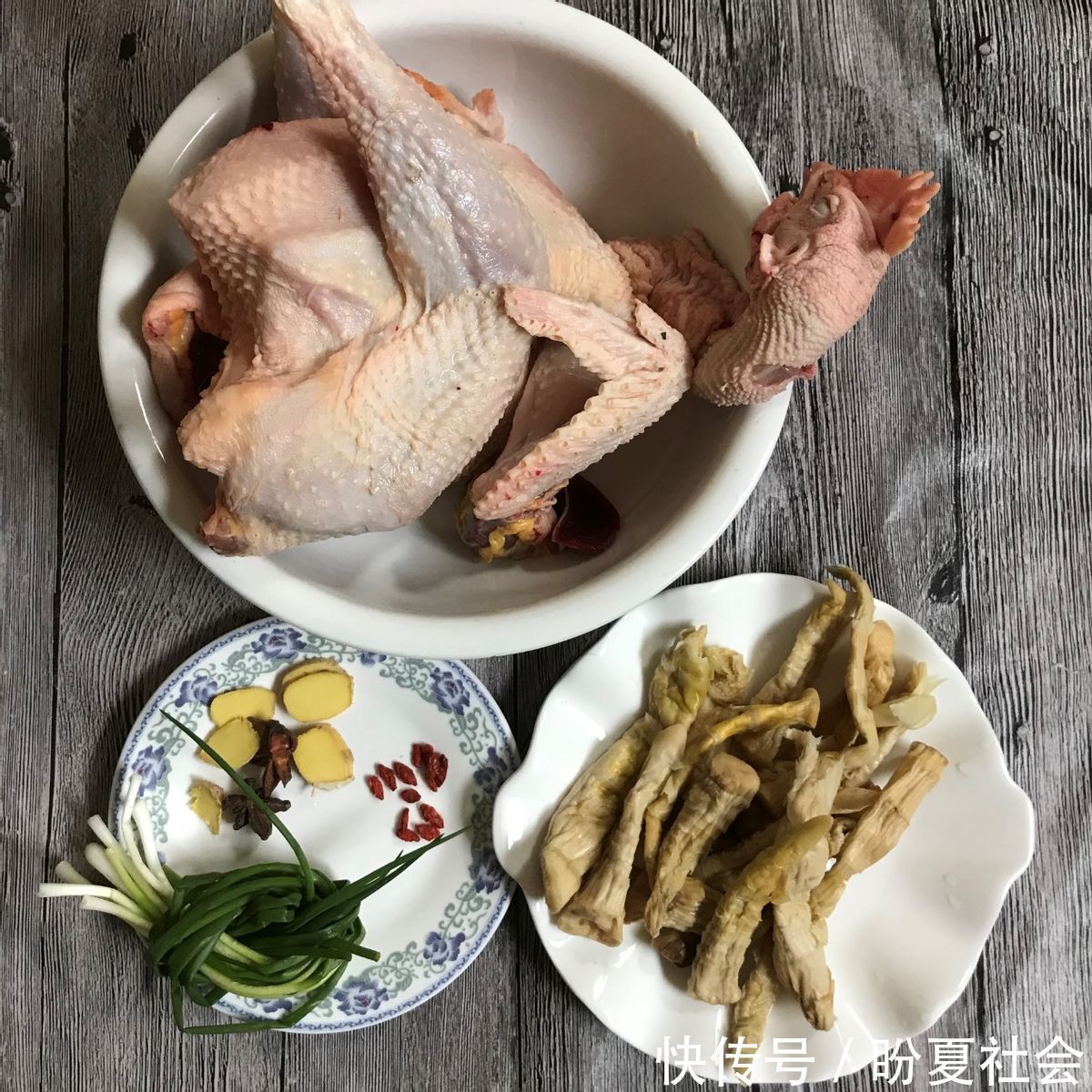 家人|鸡汤这样煲才好喝,食材简单,学会了以后做给家人吃