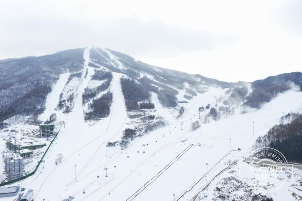 冰雪|半个多世纪后 规模扩大10倍 万峰通化滑雪场的“前生今世”