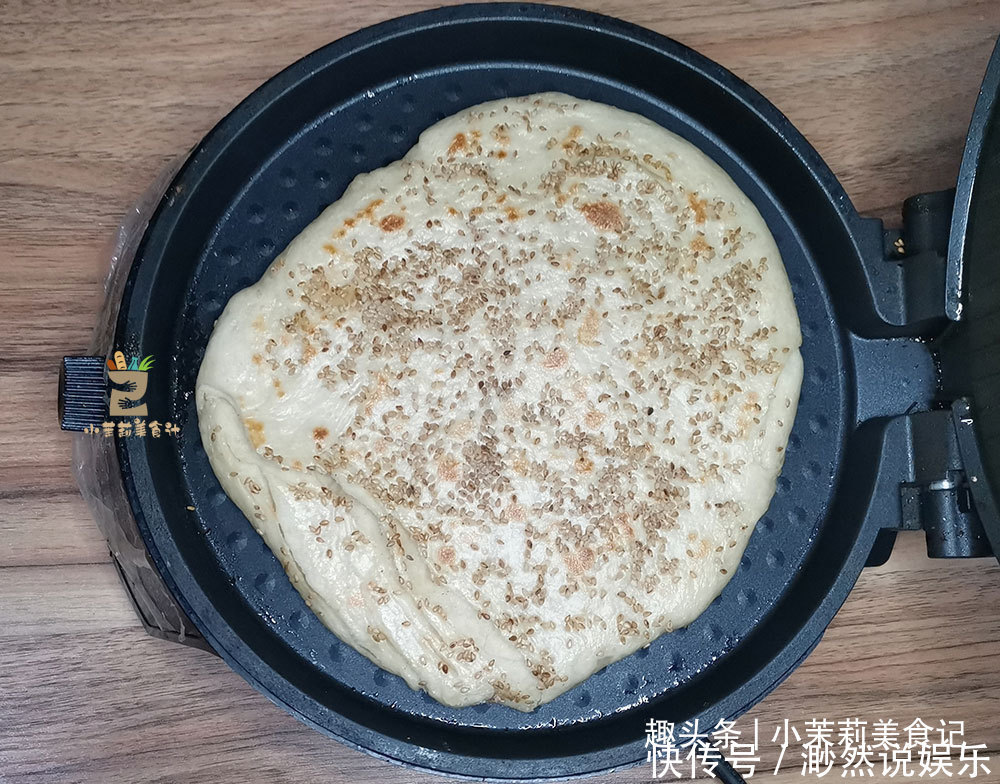 千层饼|烙饼时,有人烫面有人抹油,面点师教你4个技巧,暄软好吃层次多
