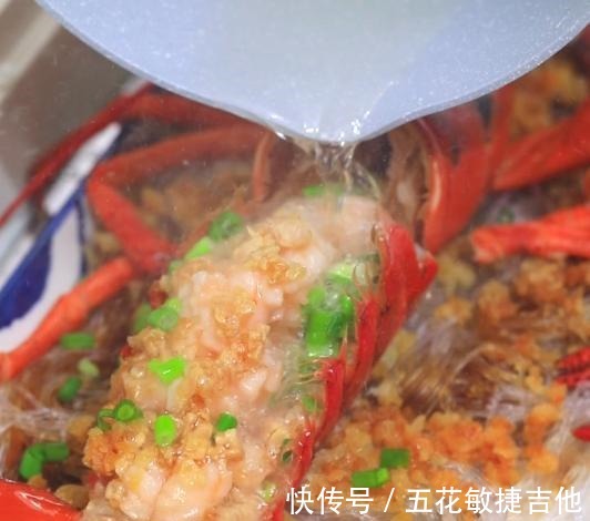 蒜蓉粉丝|蒜蓉粉丝蒸波士顿龙虾,孩子吵着要自己动手,幸好蒸龙虾并不复杂!