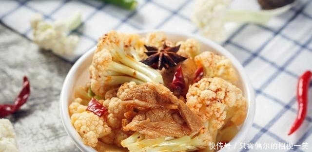 炒花菜,先焯水还是先过油?都不对,教你一招,花菜香脆又入味