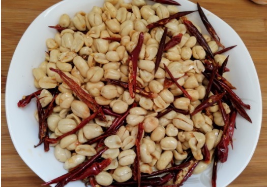 在家自制酒鬼花生,又香又脆又下酒,做法简单快速,一分钟学会