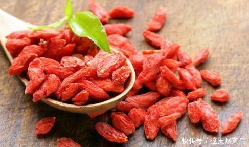 女性过了40岁常3种食物,美容养颜,滋润肌肤,早吃早健康