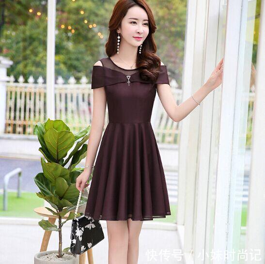 蕾丝|30岁的女人一定要穿这种显气质还迷人的连衣裙