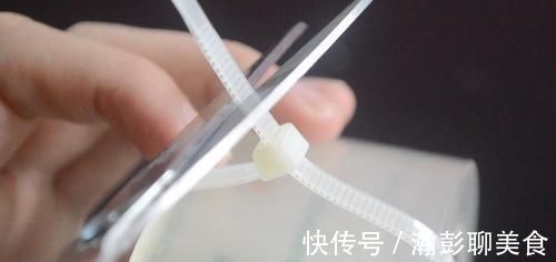 胶带上绑一根塑料扎带,作用太棒了,解决了很多人的困扰,太实用了