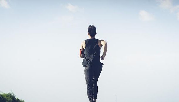 男性朋友|男性晨起“第一次小便”,若没有3个表现,偷乐吧,肾脏很强壮