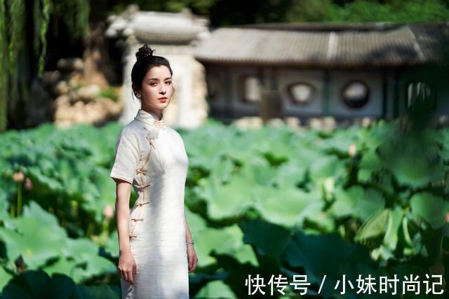 旗袍!又一新疆美女火了,被誉为“从敦煌壁画中走出来的女子”,惊艳