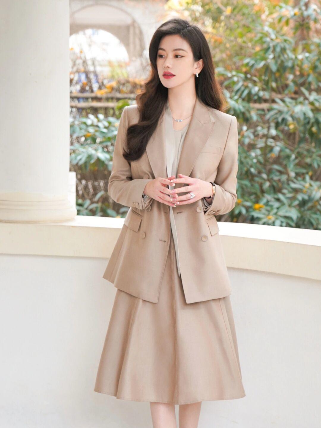 西装|职场穿搭没头绪?试试这些干练大气的“西装”,普通人也能驾驭