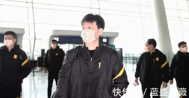 李霄鹏|7场1负2平4胜,郑智身兼三职无愧恒大队魂,李霄鹏的新国足引争议!