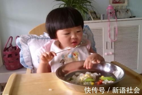 大人饭|有种辅食叫“大人饭”,吃太早会养出胖墩宝宝,过度喂养不得不防