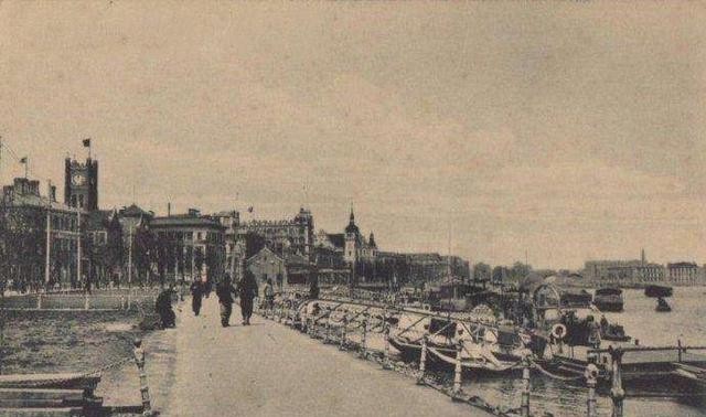 百般|英国此人掌控中国海关45年,百般坑蒙拐骗,却被清朝当成宝