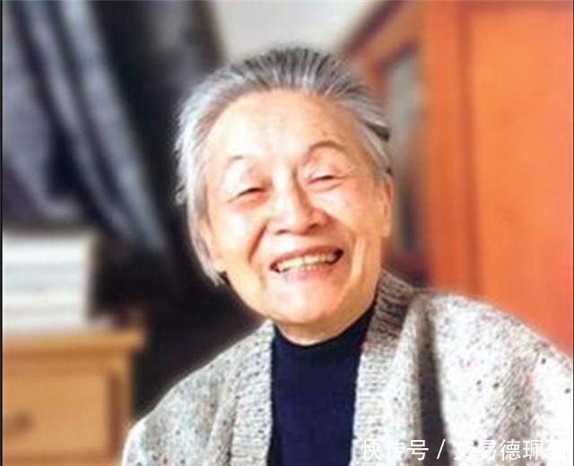 杨绛评价张爱玲:长相难看,还非要死出风头!