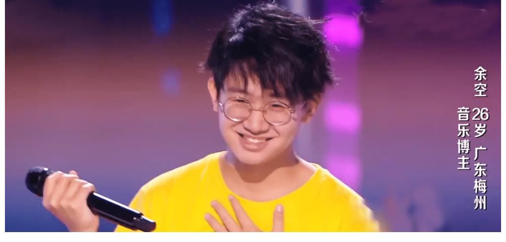 节目组|中国好声音:周深被节目组硬cue,3位导师按剧本扯关系,那英还踩一脚