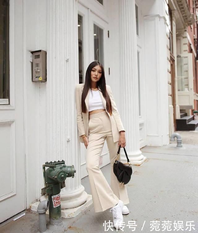 早春街头休闲look,通勤装率先出发,打造职场丽人风