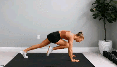 高抬腿 97年校花女神，萝莉脸庞搭配魔鬼身材，被称为“最优黄金比美女”