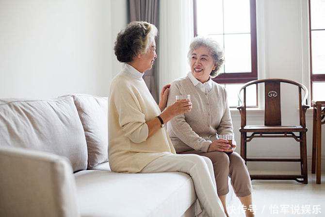 一过60岁,若偏爱“这种睡姿”,老年痴呆可能与你“擦肩而过”