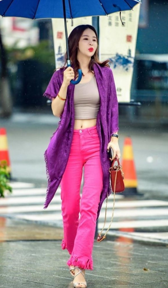 女神|这是真正的街边女神,甩开别人几条街