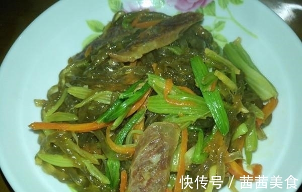 食物|媳妇晚饭不吃主食，常吃这种食物，1个月瘦10斤，早起准时排宿便