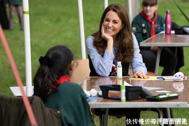 凯特王妃最新着装,身穿别致新外套惊艳亮相,简单而精致