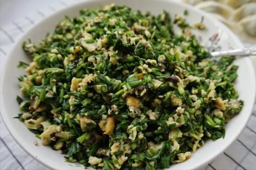 吃饺子|调韭菜馅，牢记“2放2不放”，韭菜翠绿不出水，吃着不烧心