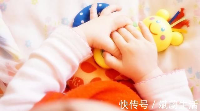 光明的未来|宝宝出生后,这个行为出现越早,今后可能越聪明,你家宝宝有吗?