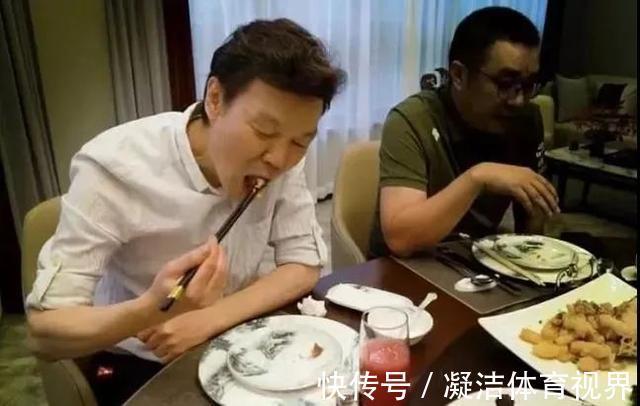 知名男主持1組飯局私照流出,打臉多少人:不要高估你的人脈