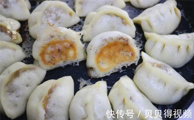 牛肉别总炖着吃了,试试这个做法,咬一口爆汁,早餐吃不错