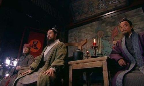 水浒传$水浒传中,都是梁山首领,为什么王伦比晁盖和宋江,更有眼光