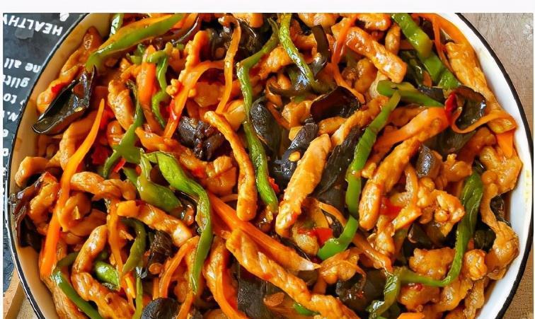 家常|家常鱼香肉丝的经典做法，三分钟学会，色香味俱全，非常好吃易学