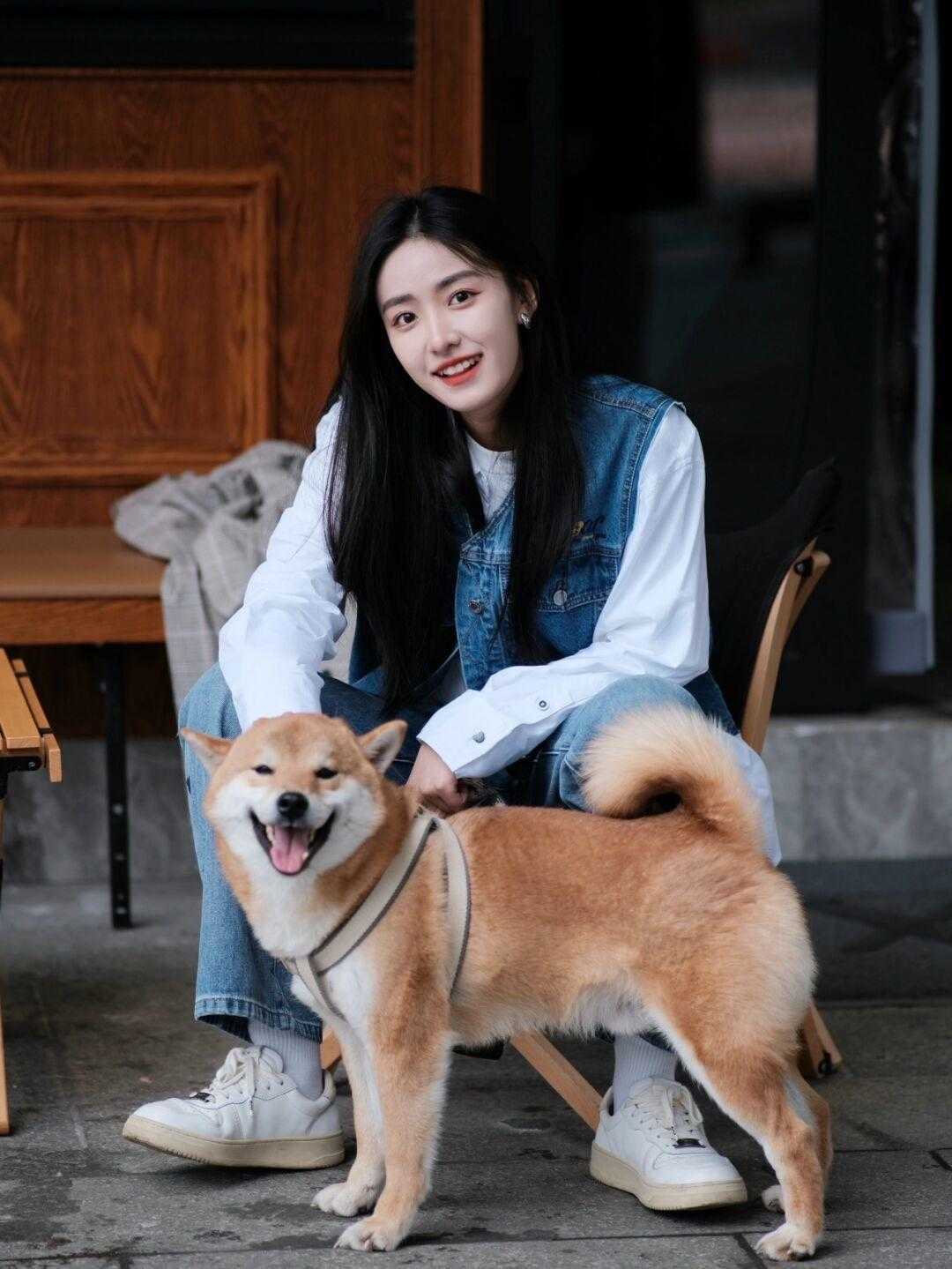 单品 早春校园穿搭别错过这四类,休闲、精致全都有,轻松拥有好人缘