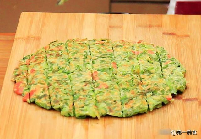 火锅|生菜别再下火锅了，试试这道生菜火腿饼，外酥里软，早餐都解决了