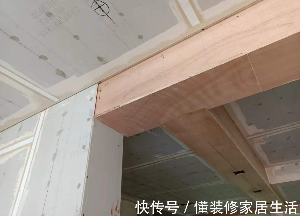 推拉门|厨房推拉门我换了3次,才搞明白是吊轨好还是地轨好,建议你看看