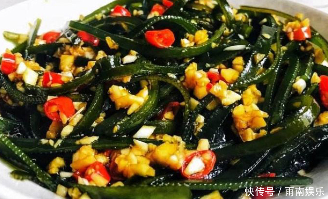  家常菜菠萝咕噜肉、红烧鸡爪、香辣海带丝