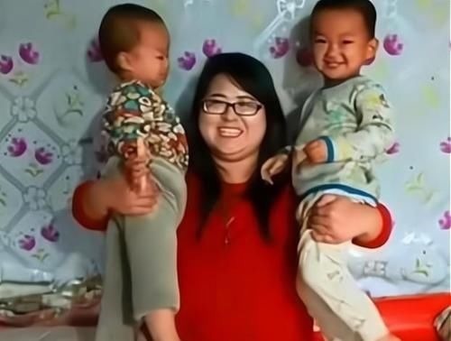 妈妈|“无腿妈妈”在不顾所有人反对下,生下一对双胞胎,后来怎么样了