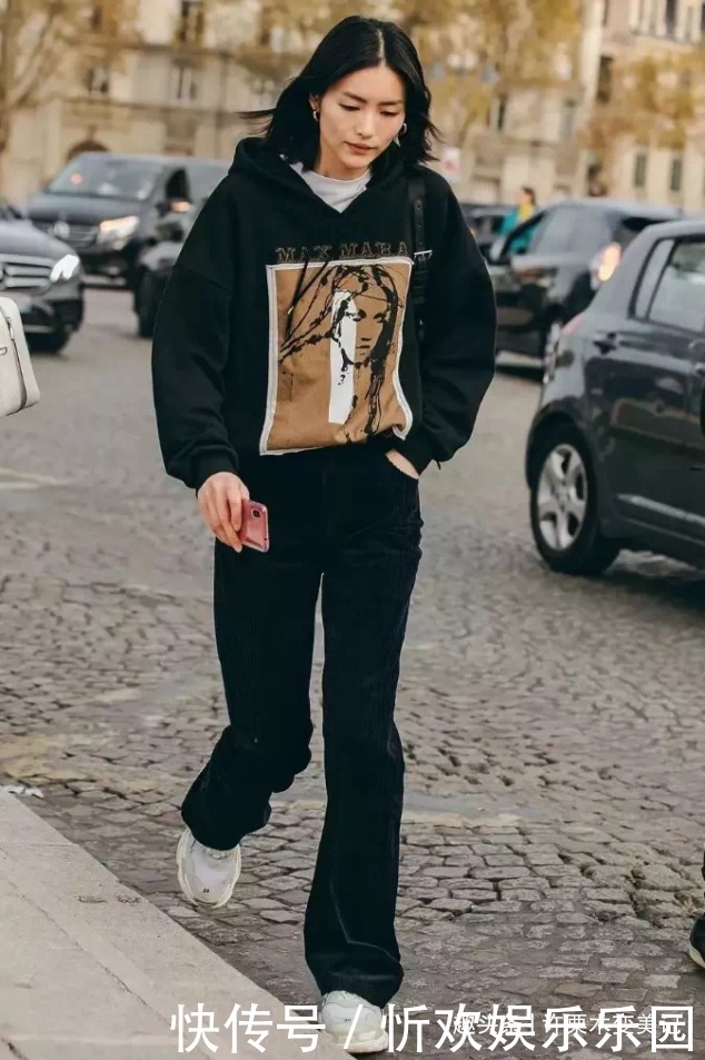女人过了40岁尽量别穿卫衣配阔腿裤,推荐孟晚舟5套搭配,真优雅