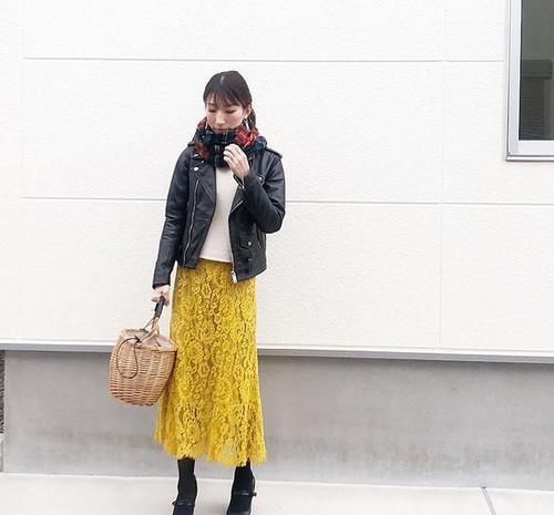 披肩长围巾的时尚卷法！冬天活跃的范本披肩搭配