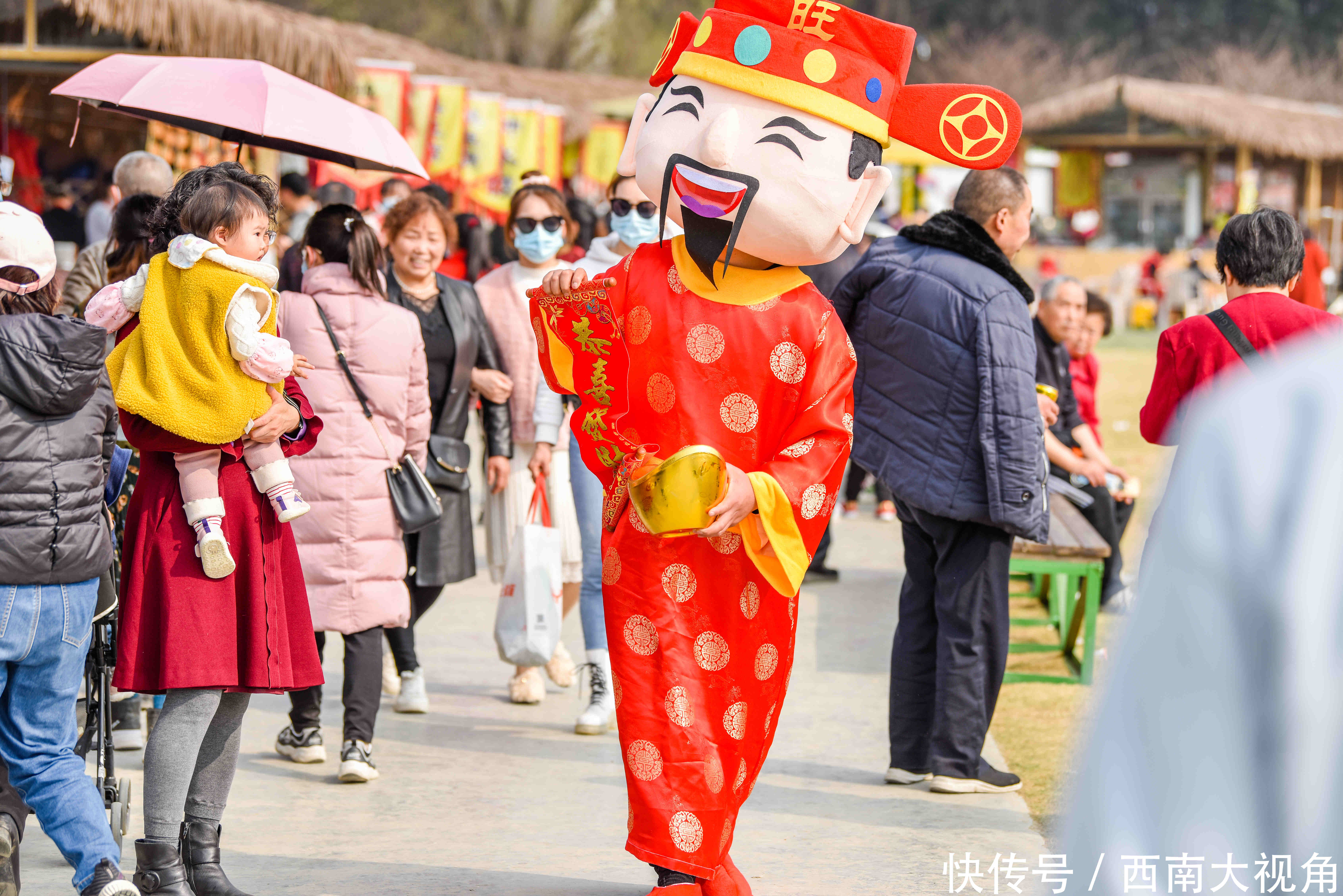 大年初一，秀丽东方风景如画、游人如织 再次提醒大家，请一定要提前一天转发和预约哦