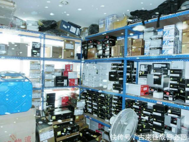 公务员|公务员辞职下海卖鸭，靠电脑配件年赚70亿，生活奢靡，酒只喝拉菲