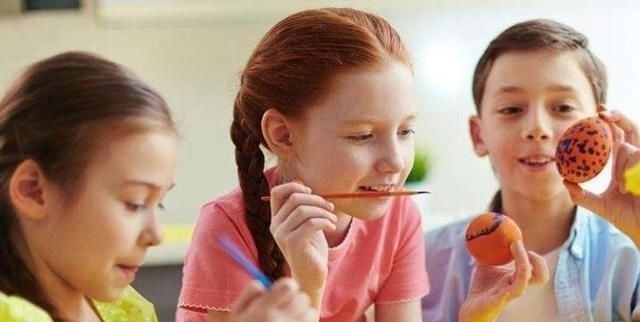 技能|宝宝3岁前能学会这三种技能,说明妈妈很负责,你教过几种