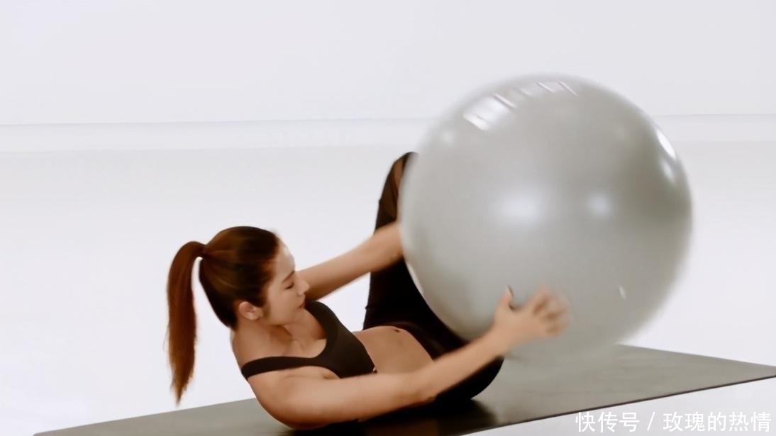 紧绷感|全国比基尼冠军杜思琪，高颜值+魔鬼身材，曼妙身姿美的让人羡慕