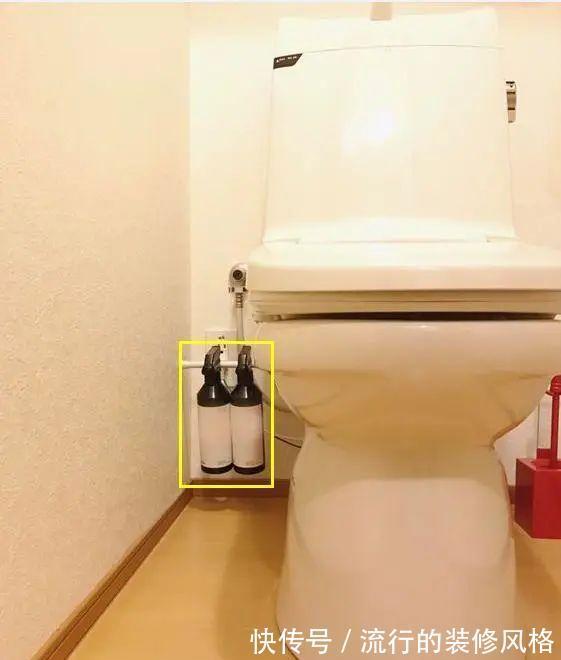 柜子|邻居家卫生间要火了！马桶离地10公分，下方加两根杆子，收纳满分